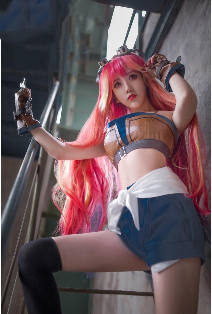 胸 [4P]-lcoser